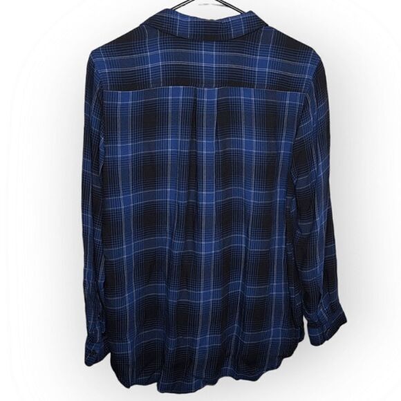 Saks Fifth Avenue Plaid Button Up Top size Medium - Picture 4 of 6